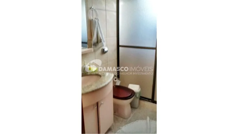 Sobrado à venda 3 Quartos, 1 Suite, 10 Vagas, 270M², Vila Palmares, Santo André - SP