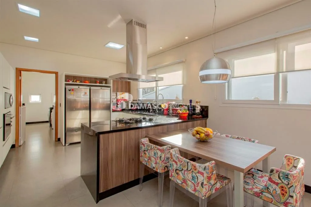 Sobrado à venda 4 Quartos, 4 Suites, 6 Vagas, 550M², Jardim São Caetano, São Caetano do Sul - SP