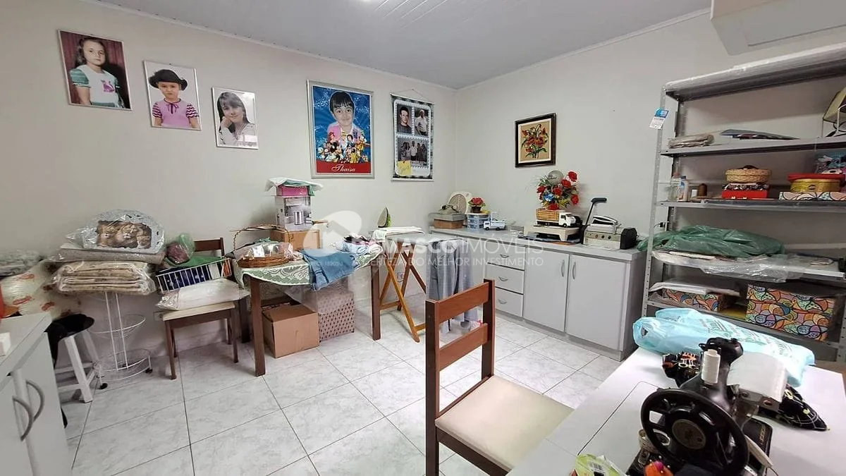 IMÓVEL TÉRREO NO BAIRRO SANTA PAULA COM DUAS CASAS E SALÃO COML
