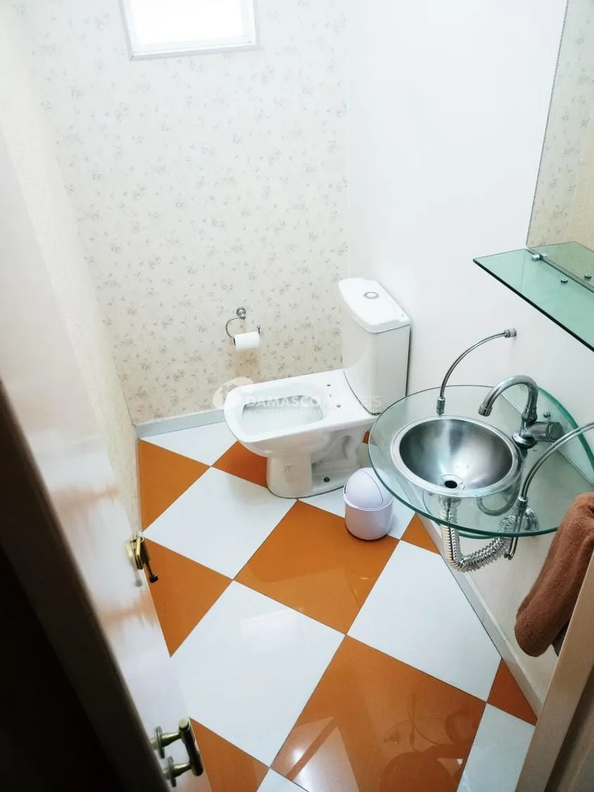 Sobrado à venda 3 Quartos, 3 Suites, 2 Vagas, 282M², Jardim Stella, Santo André - SP