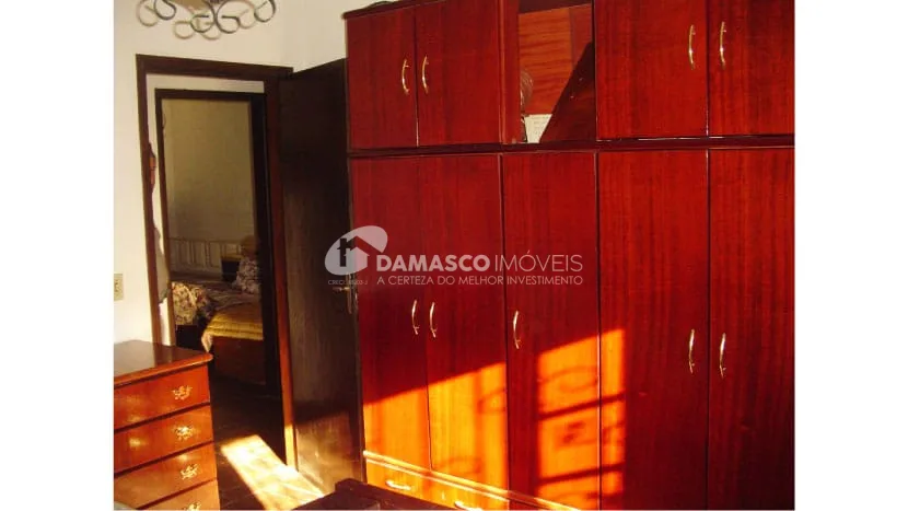 Chácara à venda 3 Quartos, 1 Suíte, 10 Vagas, Quarta Divisão, Ribeirão Pires - SP