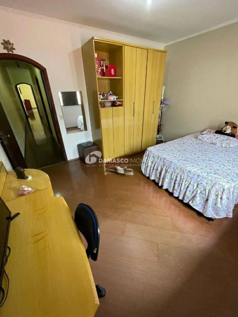 Sobrado à venda 3 Quartos, 1 Suite, 2 Vagas, 250M², Vila Alpina, São Paulo - SP