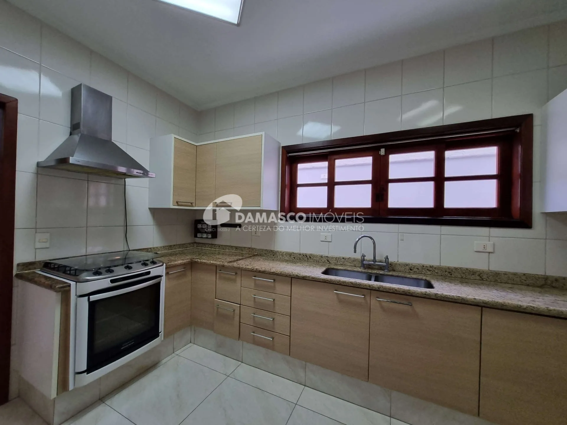 Sobrado à venda 3 Quartos, 3 Suites, 4 Vagas, 221M², Olímpico, São Caetano do Sul - SP