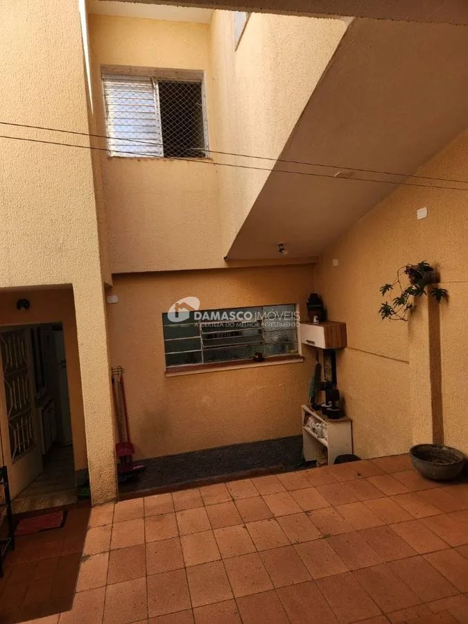 SOBRADO COM 3 SUÍTES