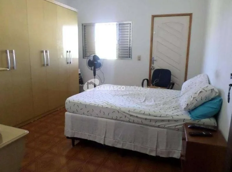 Casa à venda 3 Quartos, 2 Vagas, 205M², Vila Palmares, Santo André - SP