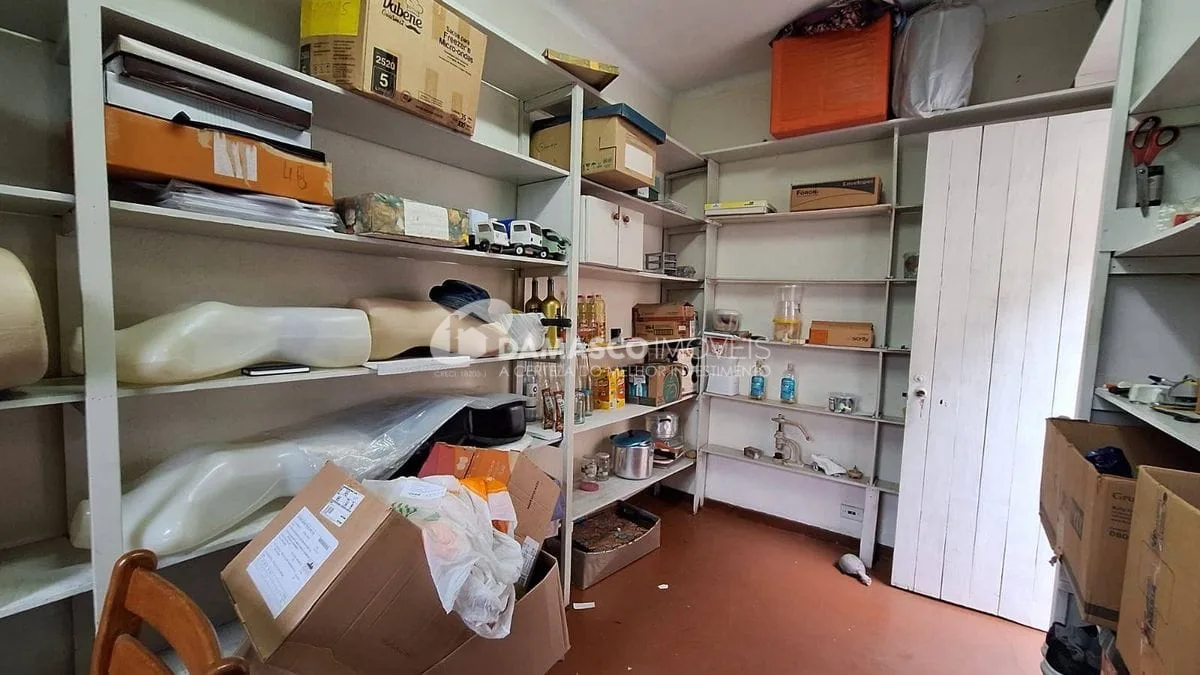 IMÓVEL TÉRREO NO BAIRRO SANTA PAULA COM DUAS CASAS E SALÃO COML