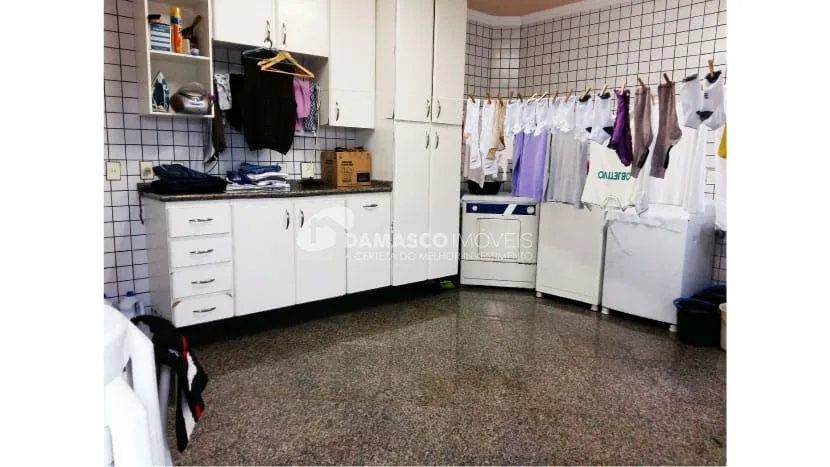 Sobrado à venda 3 Quartos, 3 Suites, 6 Vagas, 600M², Cerâmica, São Caetano do Sul - SP