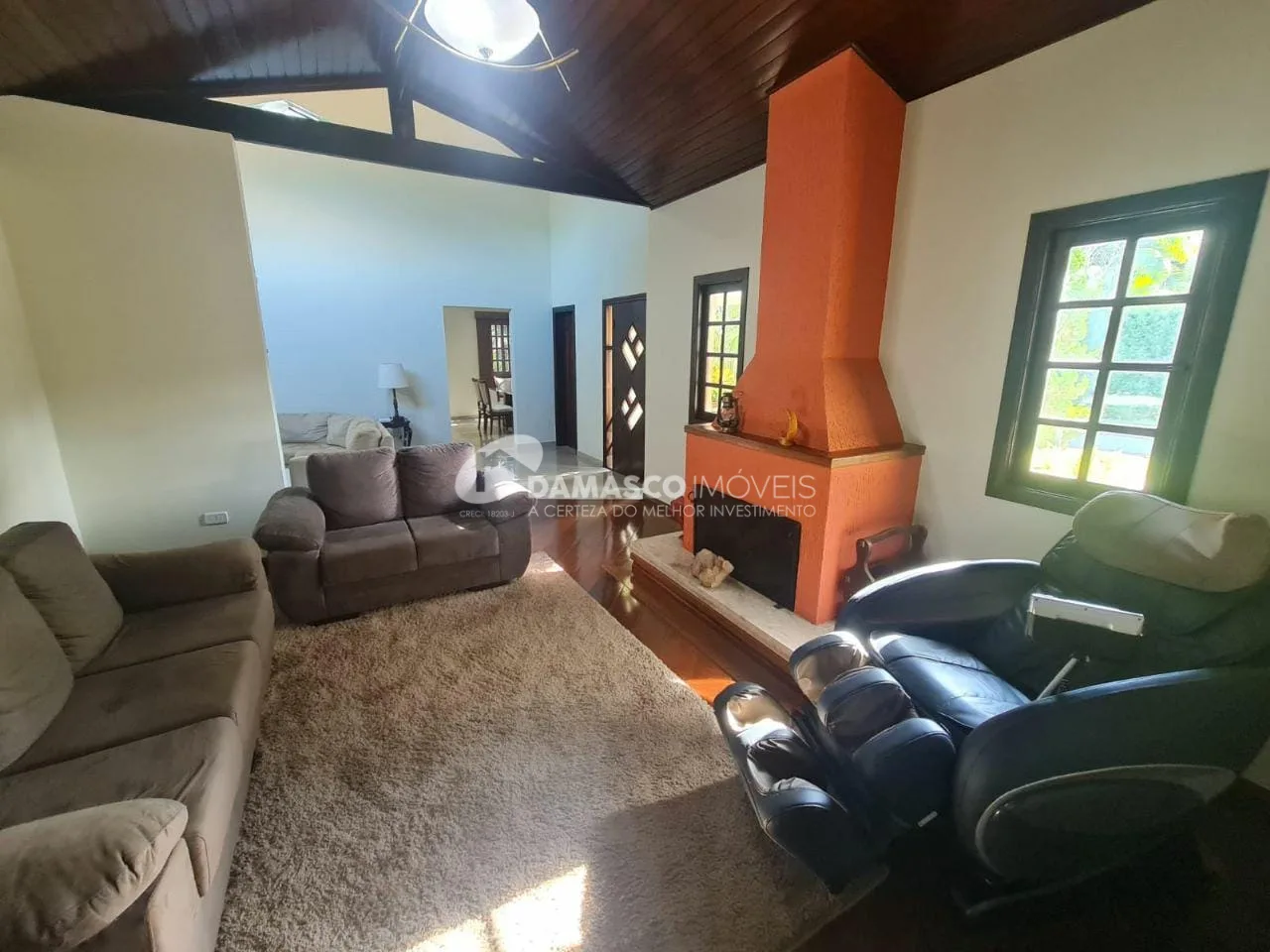 Casa à venda 3 Quartos, 3 Suites, 450M², Avenida Estrutural Leste, Ibiúna - SP