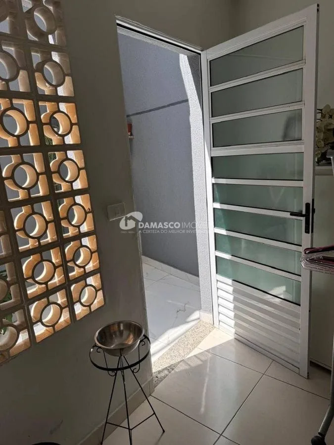 SOBRADO COM ESPAÇO GOURMET NO BAIRRO OLÍMPICO