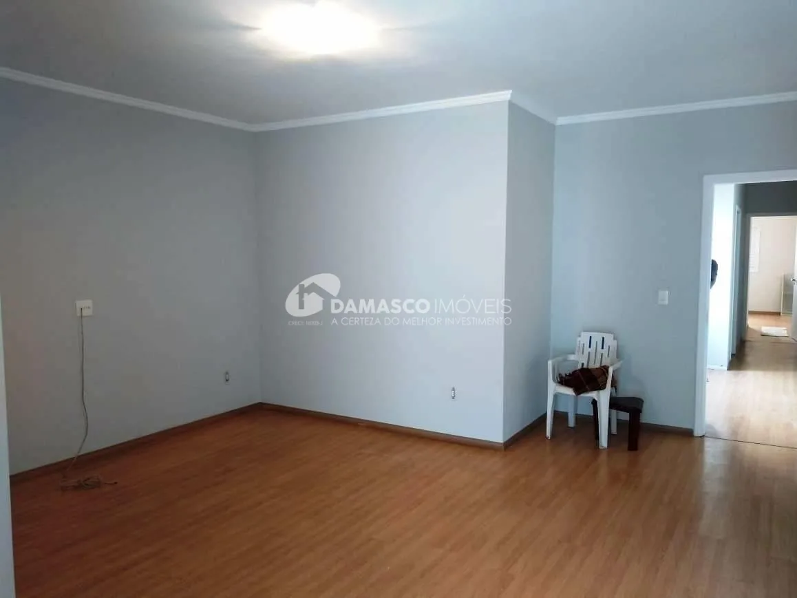 Sobrado à venda 3 Quartos, 3 Suites, 6 Vagas, 325M², Cerâmica, São Caetano do Sul - SP