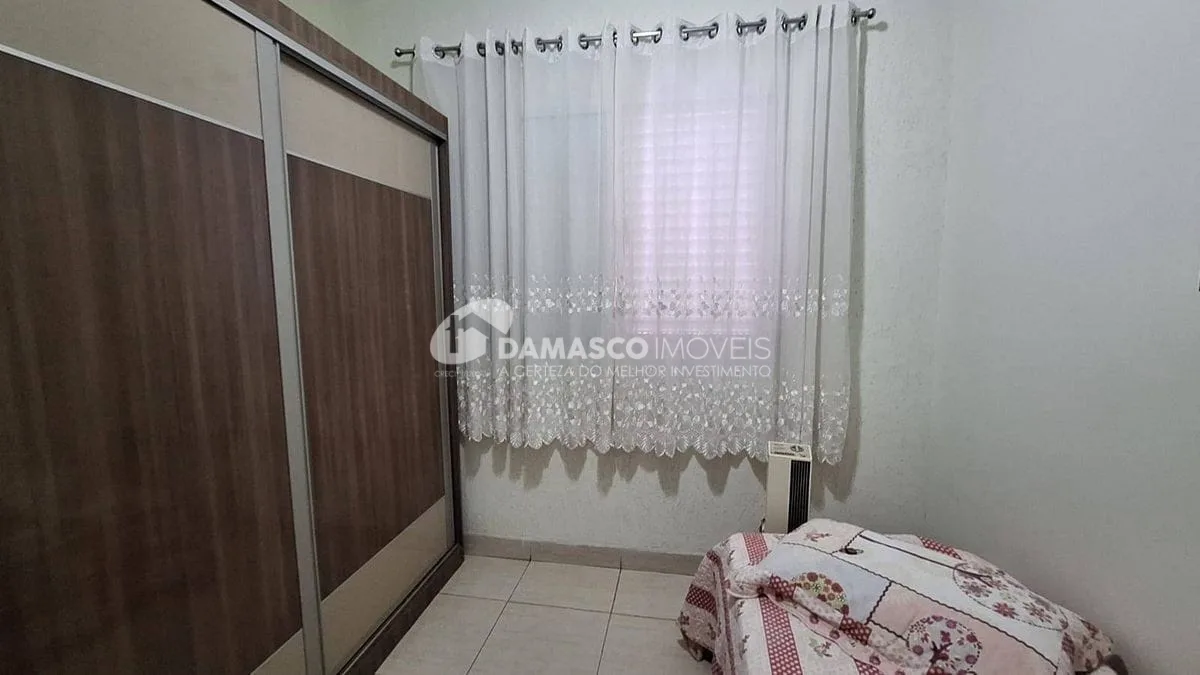 IMÓVEL TÉRREO NO BAIRRO SANTA PAULA COM DUAS CASAS E SALÃO COML