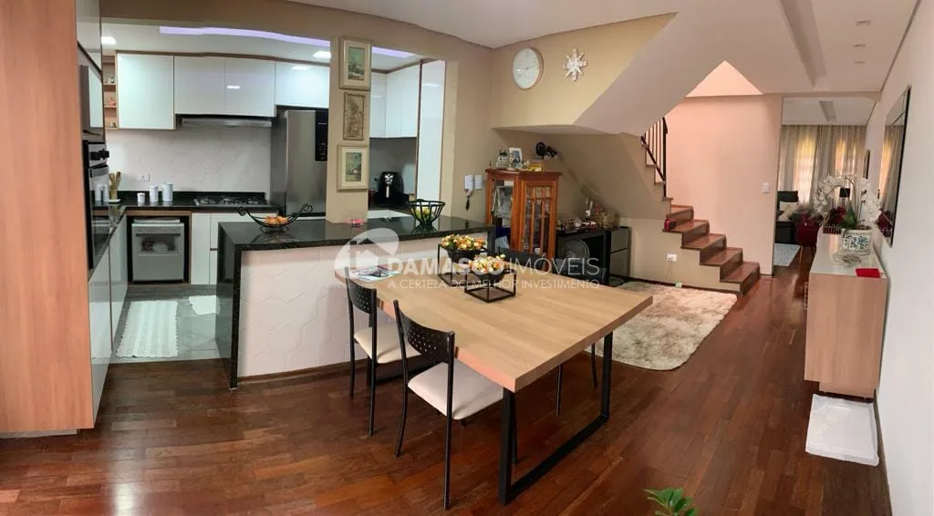 Sobrado à venda 3 Quartos, 1 Suite, 4 Vagas, 220M², Santa Maria, São Caetano do Sul - SP
