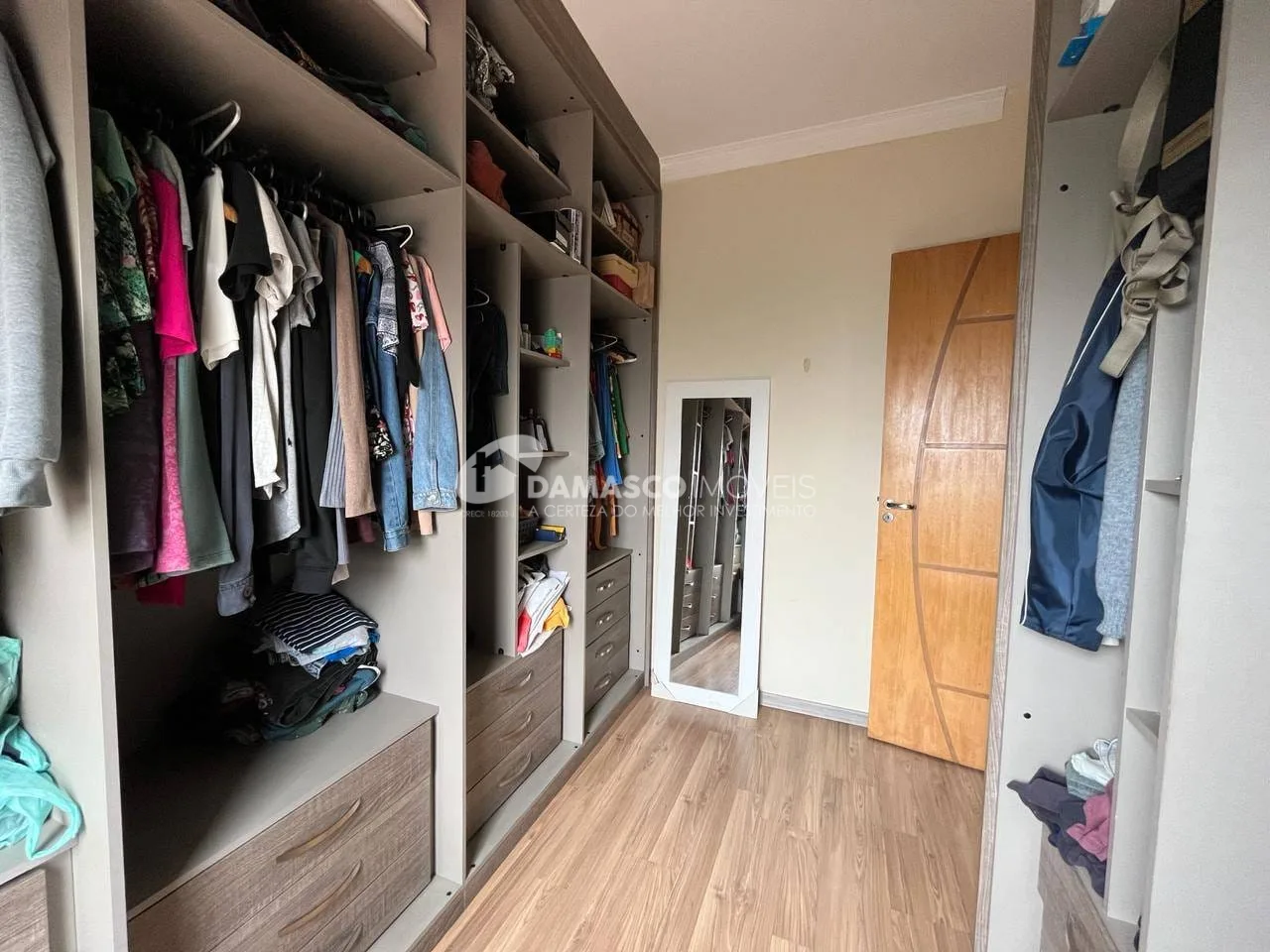 Incrível Sobrado à venda com 3 suítes e 5 vagas de garagem, Bairro Olímpico, São Caetano do Sul, SP