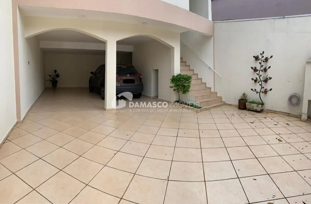 Sobrado à venda 3 Quartos, 1 Suite, 4 Vagas, 220M², Santa Maria, São Caetano do Sul - SP