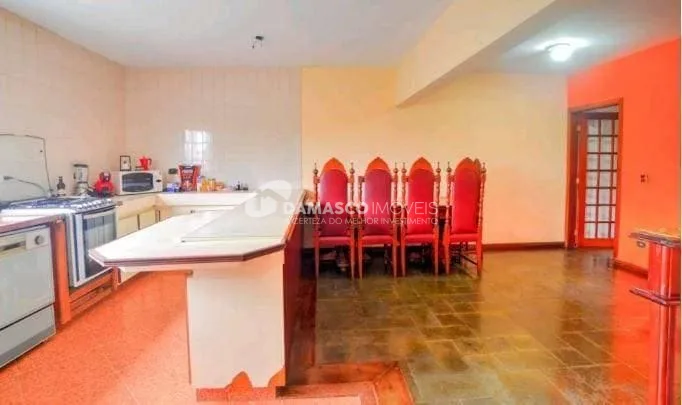 Sobrado à venda 3 Quartos, 1 Suite, 2 Vagas, 350M², Santa Maria, São Caetano do Sul - SP