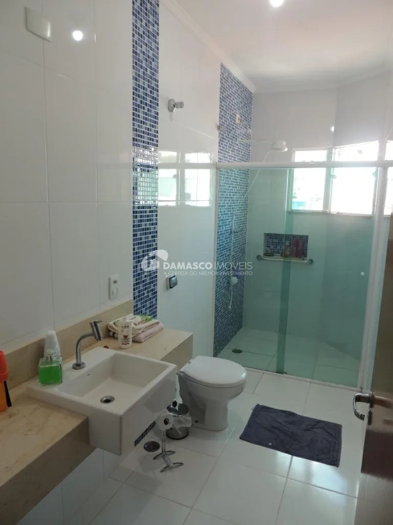 Sobrado à venda 3 Quartos, 3 Suites, 8 Vagas, 268M², Vila Alpina, São Paulo - SP
