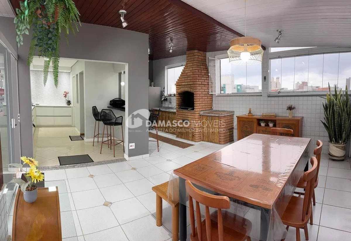 Penthouse, 2 dorm, 1 suíte e sala com sacada