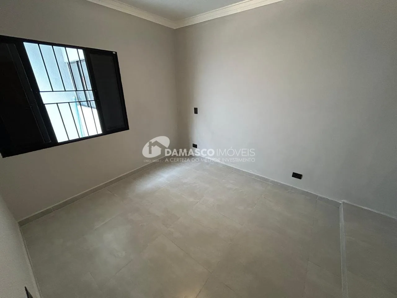 Casa Térrea Reformada à Venda na Nova Gerty, São Caetano do Sul | 2 Dormitórios | 2 Vagas