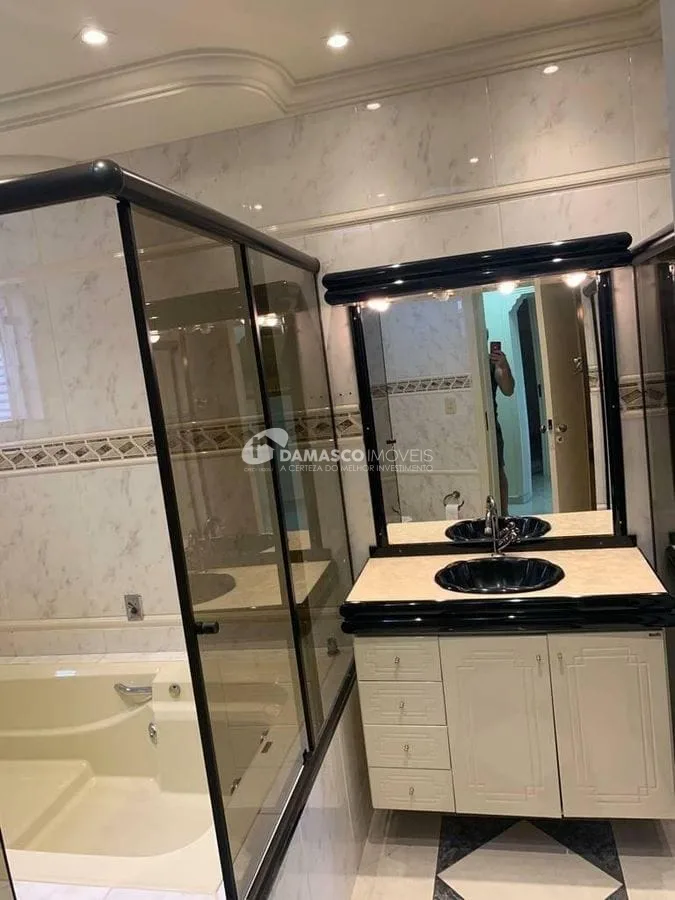 Sobrado à venda 3 Quartos, 1 Suite, 2 Vagas, 250M², Sítio da Figueira, São Paulo - SP