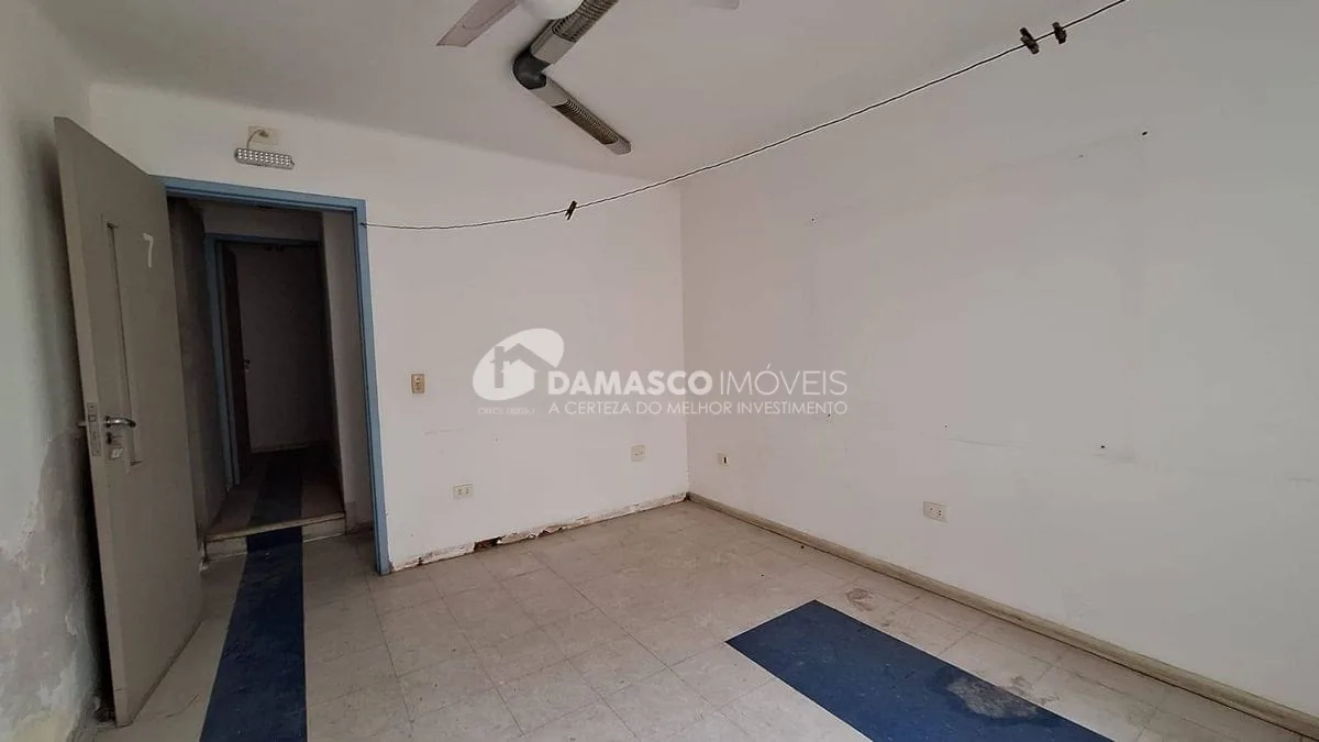 IMÓVEL TÉRREO NO BAIRRO SANTA PAULA COM DUAS CASAS E SALÃO COML