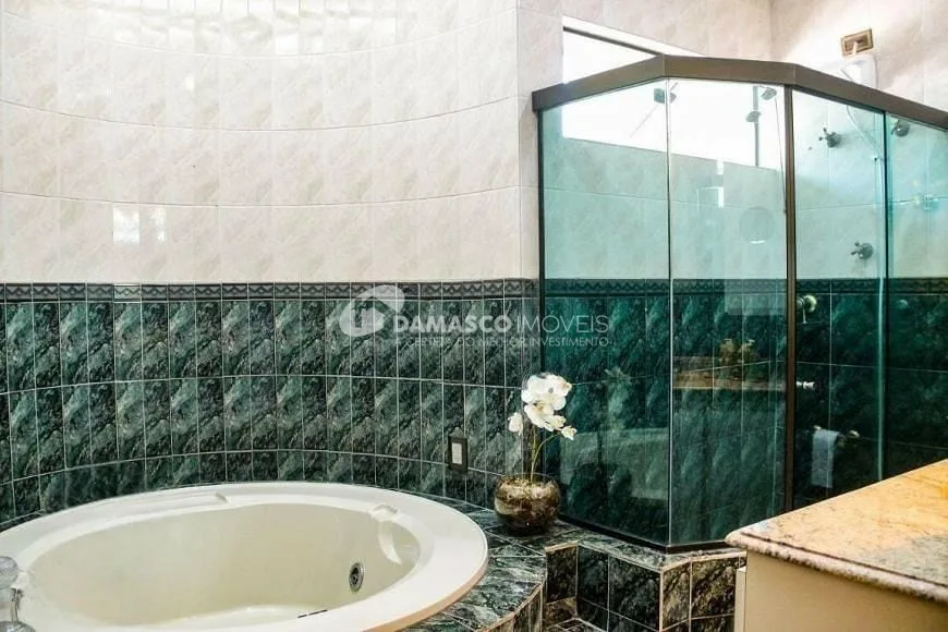 Sobrado à venda 3 Quartos, 1 Suite, 4 Vagas, 292M², Santa Maria, São Caetano do Sul - SP