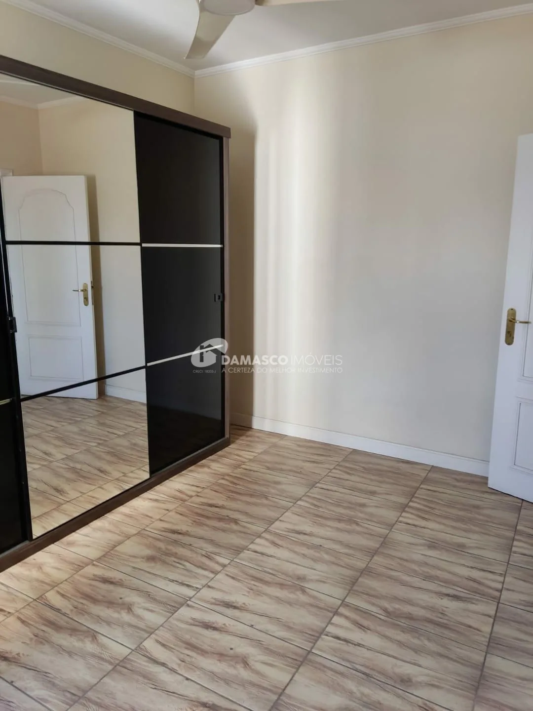 Sobrado à venda 3 Quartos, 1 Suite, 3 Vagas, 246M², Fundação, São Caetano do Sul - SP