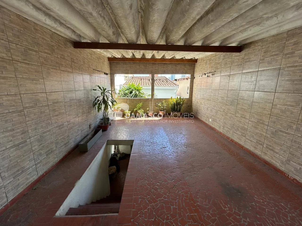 Sobrado à  venda com 178m² de área útil, 2 quartos, 3 vagas, próximo do Complexo Poliesportivo Lauro Gomes, no Bairro Olímpico, em São Caetano do Sul, SP