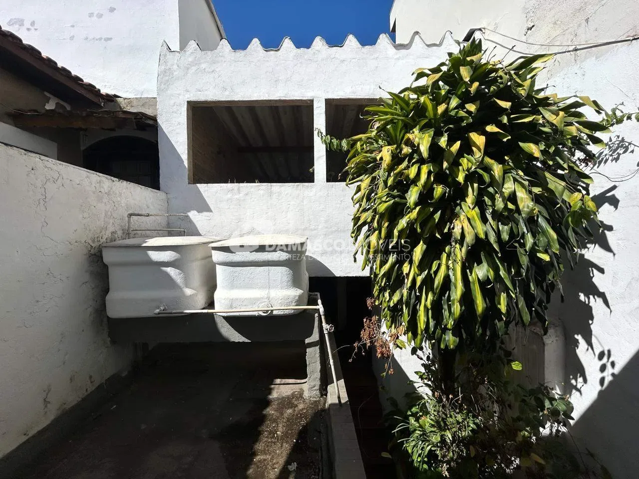 Sobrado à  venda com 178m² de área útil, 2 quartos, 3 vagas, próximo do Complexo Poliesportivo Lauro Gomes, no Bairro Olímpico, em São Caetano do Sul, SP