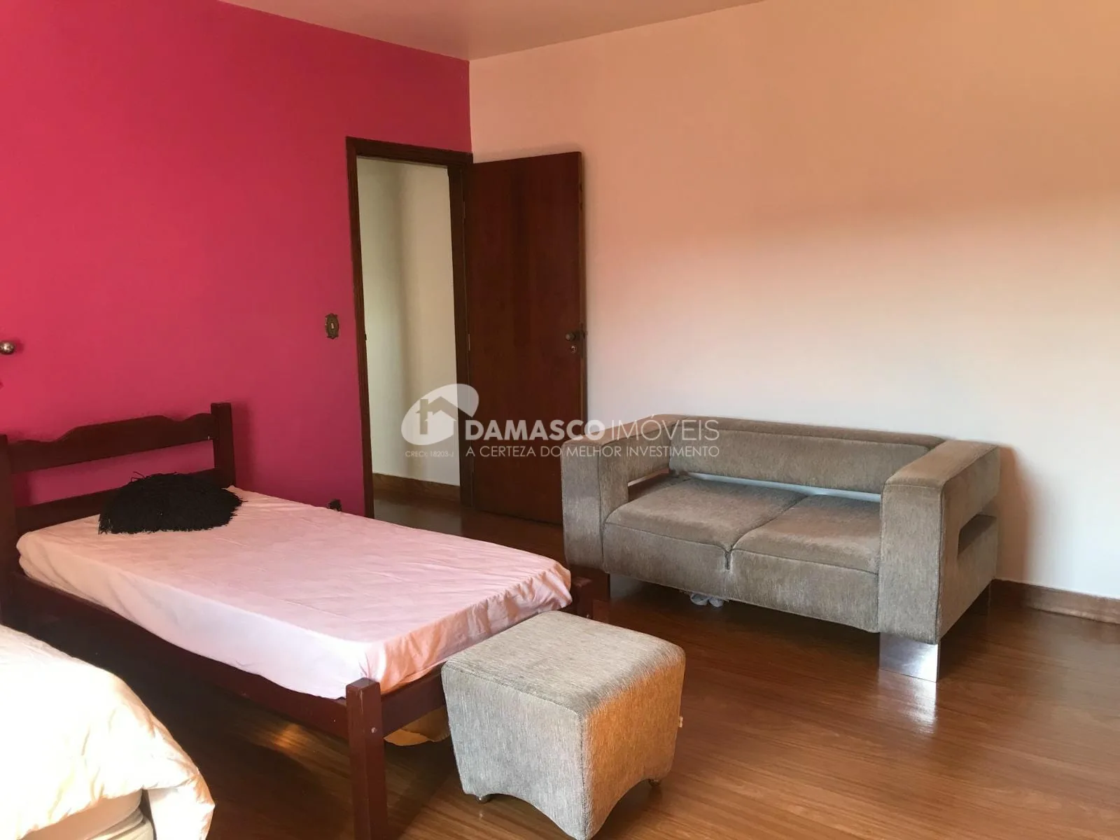 Sobrado à venda 4 Quartos, 1 Suite, 2 Vagas, 257M², Vila Palmares, Santo André - SP