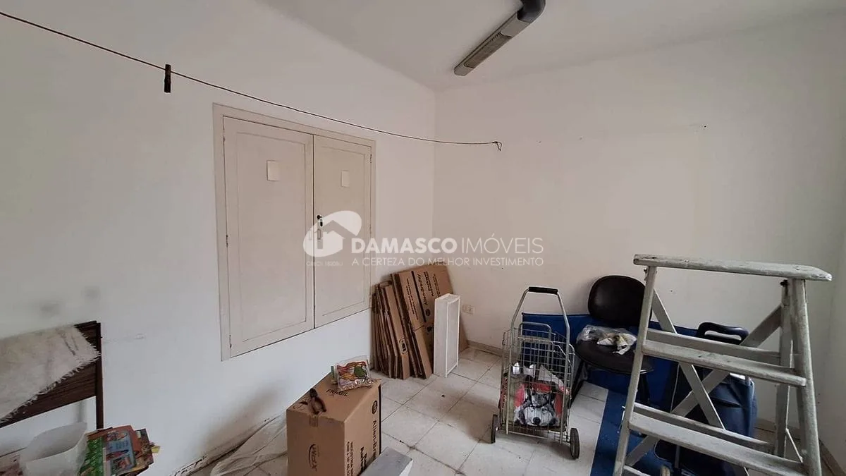 IMÓVEL TÉRREO NO BAIRRO SANTA PAULA COM DUAS CASAS E SALÃO COML