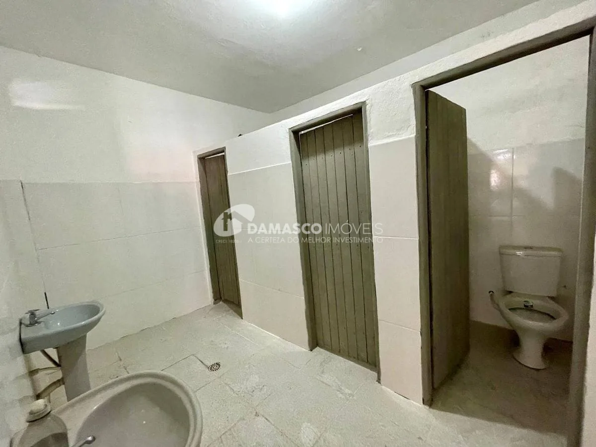 Prédio comercial no Jardim Santo André