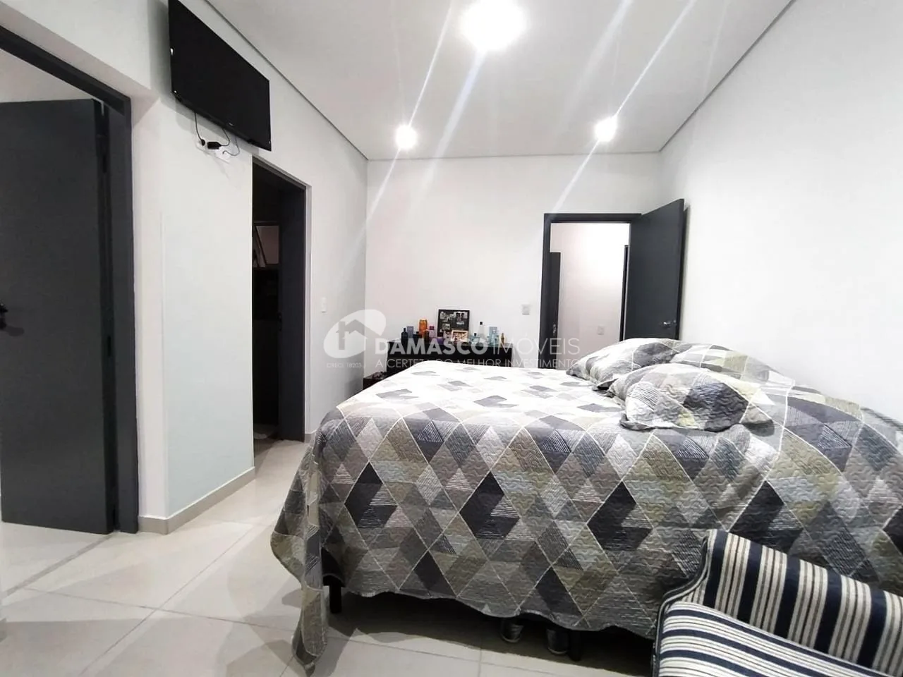 Casa à venda 4 Quartos, 4 Suites, 3 Vagas, 154M², Nova Gerty, São Caetano do Sul - SP