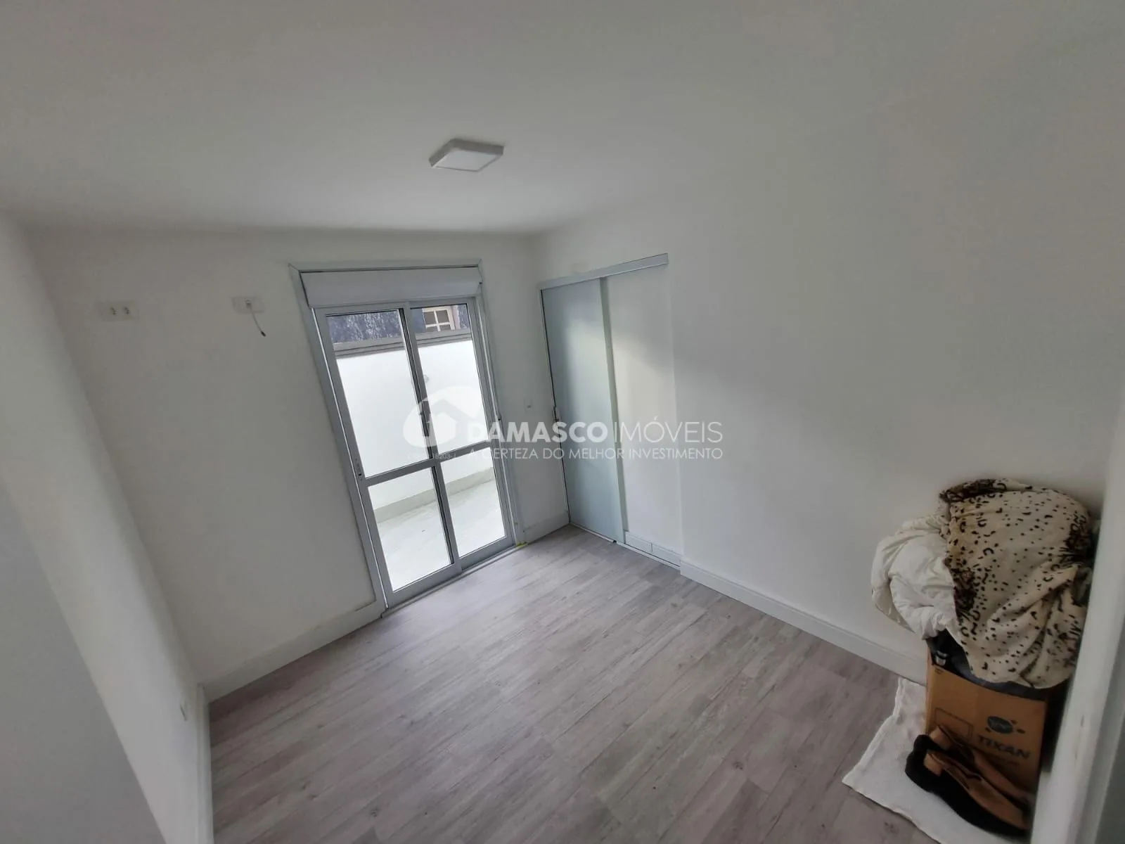 Sobrado à venda 3 Quartos, 3 Suites, 4 Vagas, Campestre, Santo André - SP