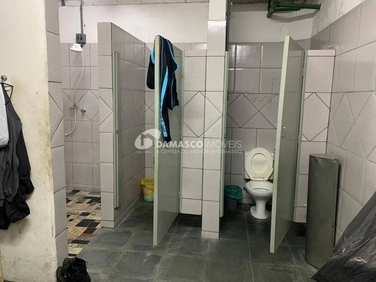 Galpão à Venda na Vila Califórnia, São Paulo | Terreno de 500 m² | Entradas Independentes