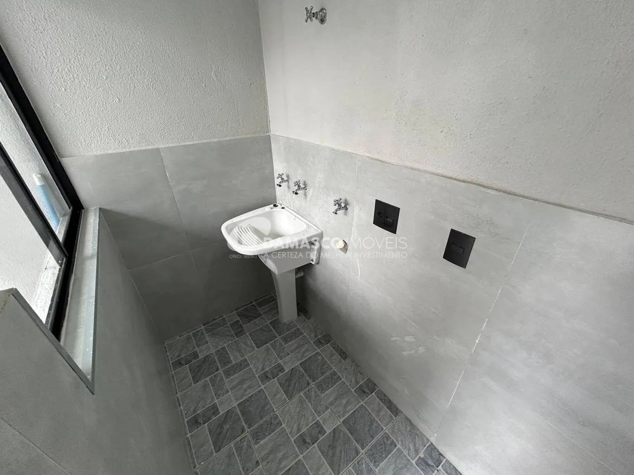 Casa Térrea Reformada à Venda na Nova Gerty, São Caetano do Sul | 2 Dormitórios | 2 Vagas