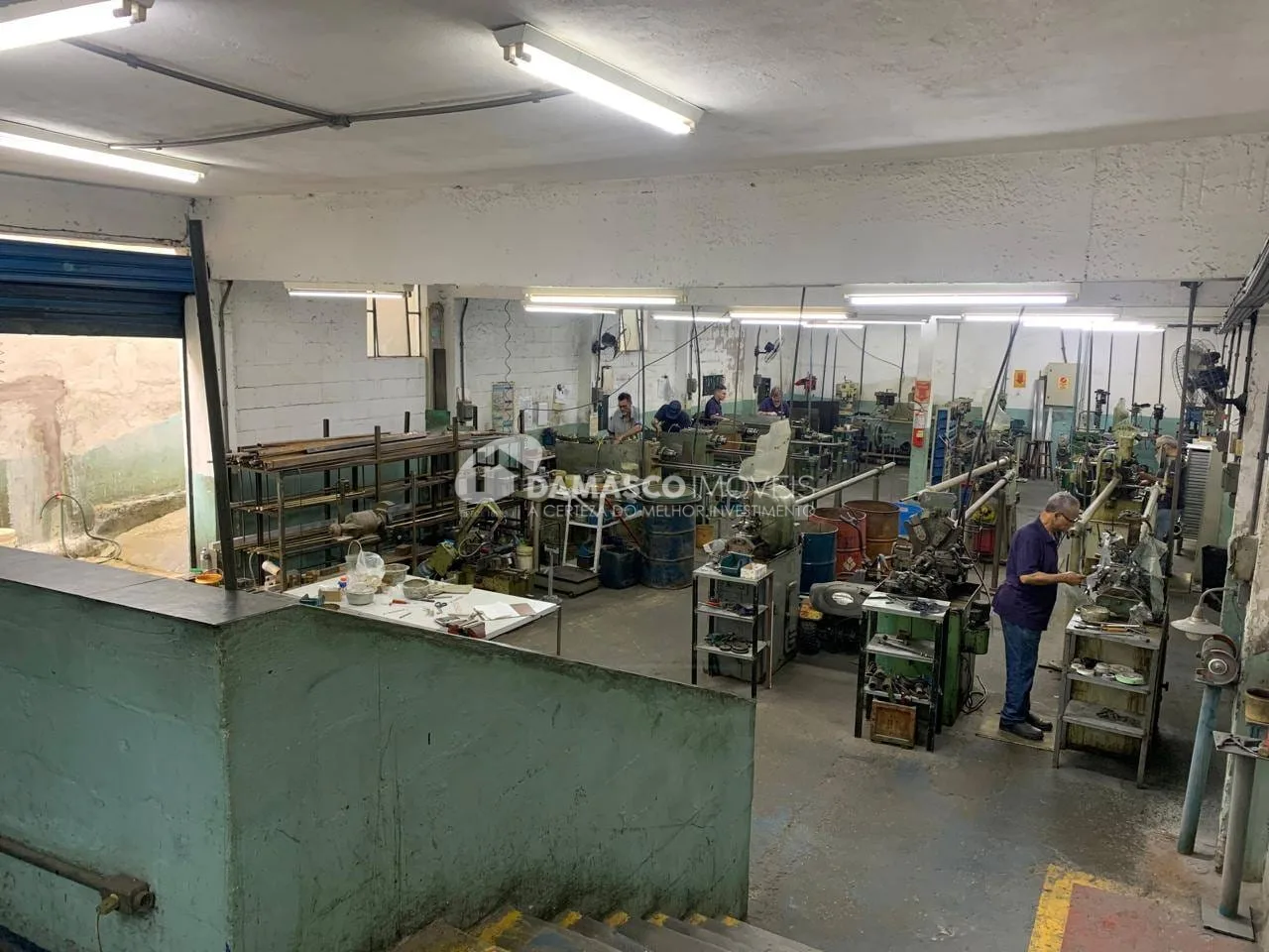 Galpão à Venda na Vila Califórnia, São Paulo | Terreno de 500 m² | Entradas Independentes