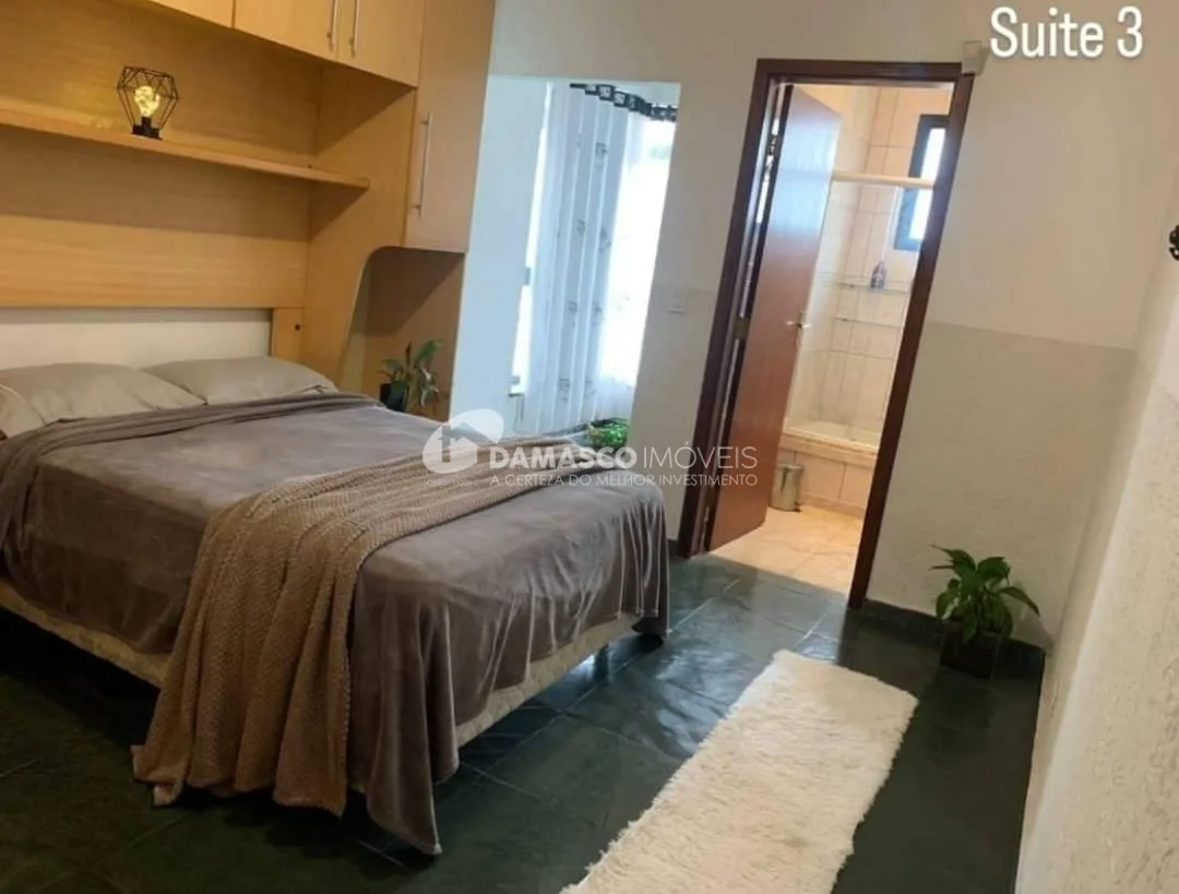 Sobrado completo à venda na Zona Sul de São Paulo, com localização privilegiada e estrutura impecável!