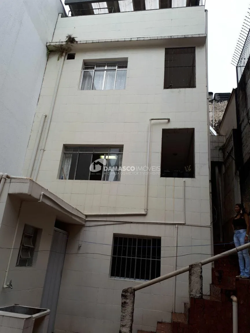 Imóvel à venda com 3 casas no terreno , terreno medindo 6 m² x 30 m², área de construção 311M², Nova Gerty, São Caetano do Sul - SP