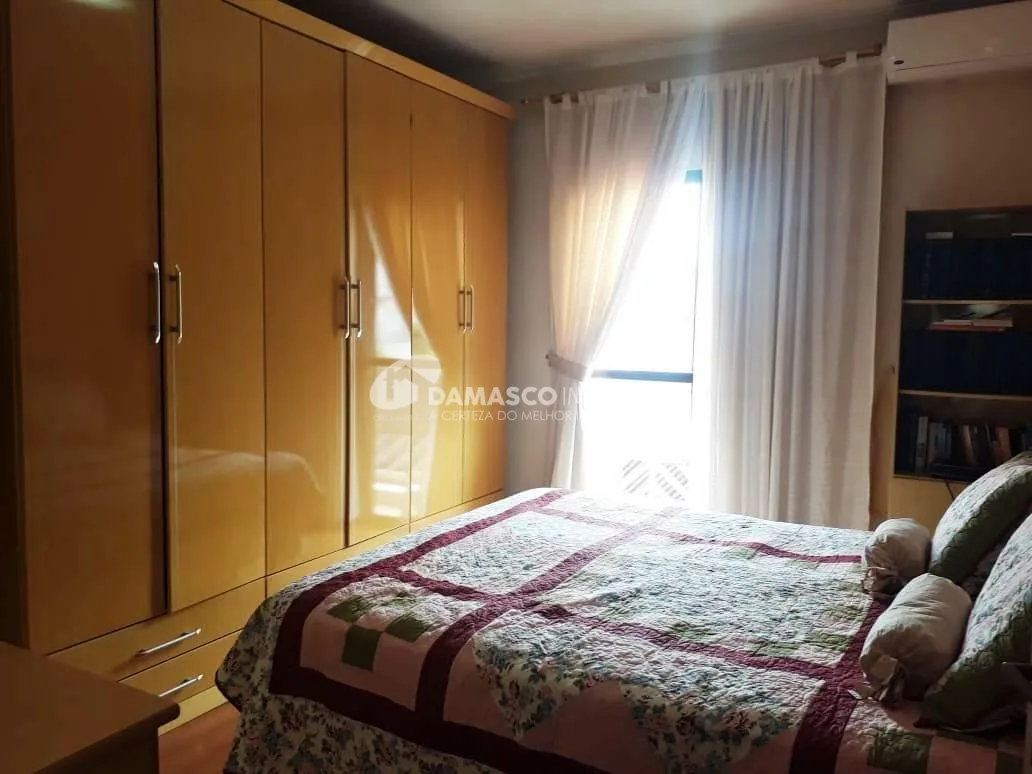 Sobrado à venda, 230mts A.U.,  3 Dorms, 1 Suite, 2 Vagas,  Olímpico, São Caetano do Sul - SP