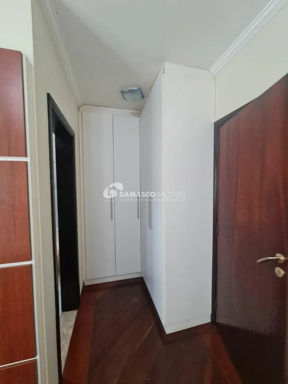 Casa à venda 3 Quartos, 3 Suites, 450M², Avenida Estrutural Leste, Ibiúna - SP