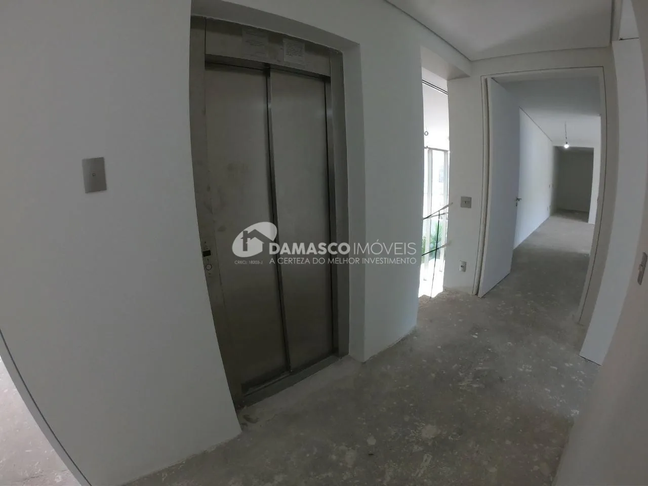 Sobrado à venda 5 Quartos, 5 Suites, 6 Vagas, 950M², Cerâmica, São Caetano do Sul - SP