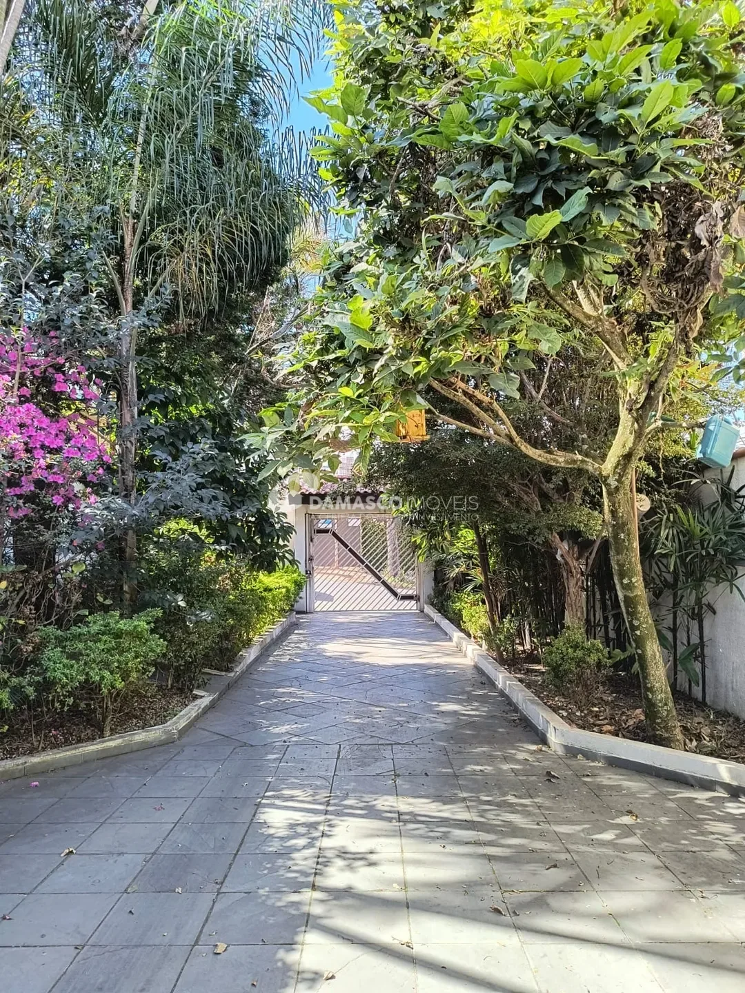 Casa à Venda no Santa Maria, Santo André | 400 m² de Terreno | 2 Dormitórios | 1 Suíte