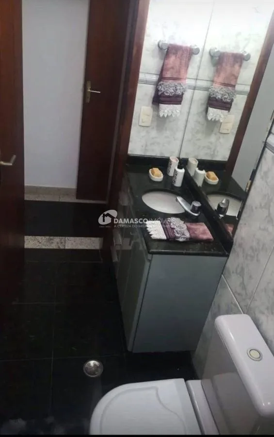 Sobrado completo à venda na Zona Sul de São Paulo, com localização privilegiada e estrutura impecável!