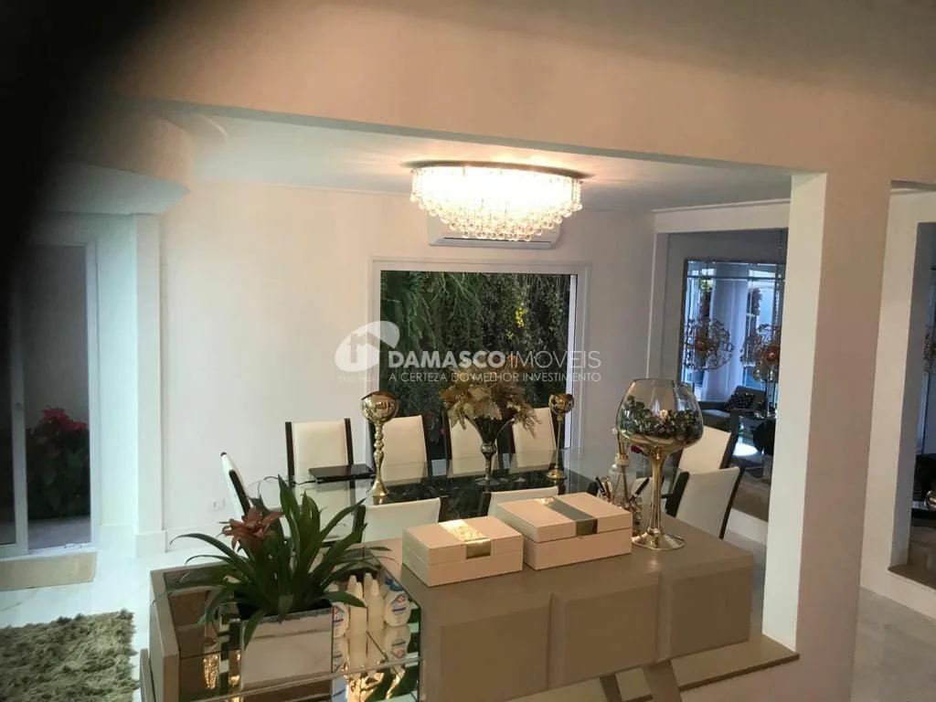 Sobrado à venda 4 Quartos, 3 Suites, 5 Vagas, Jardim São Caetano, São Caetano do Sul - SP