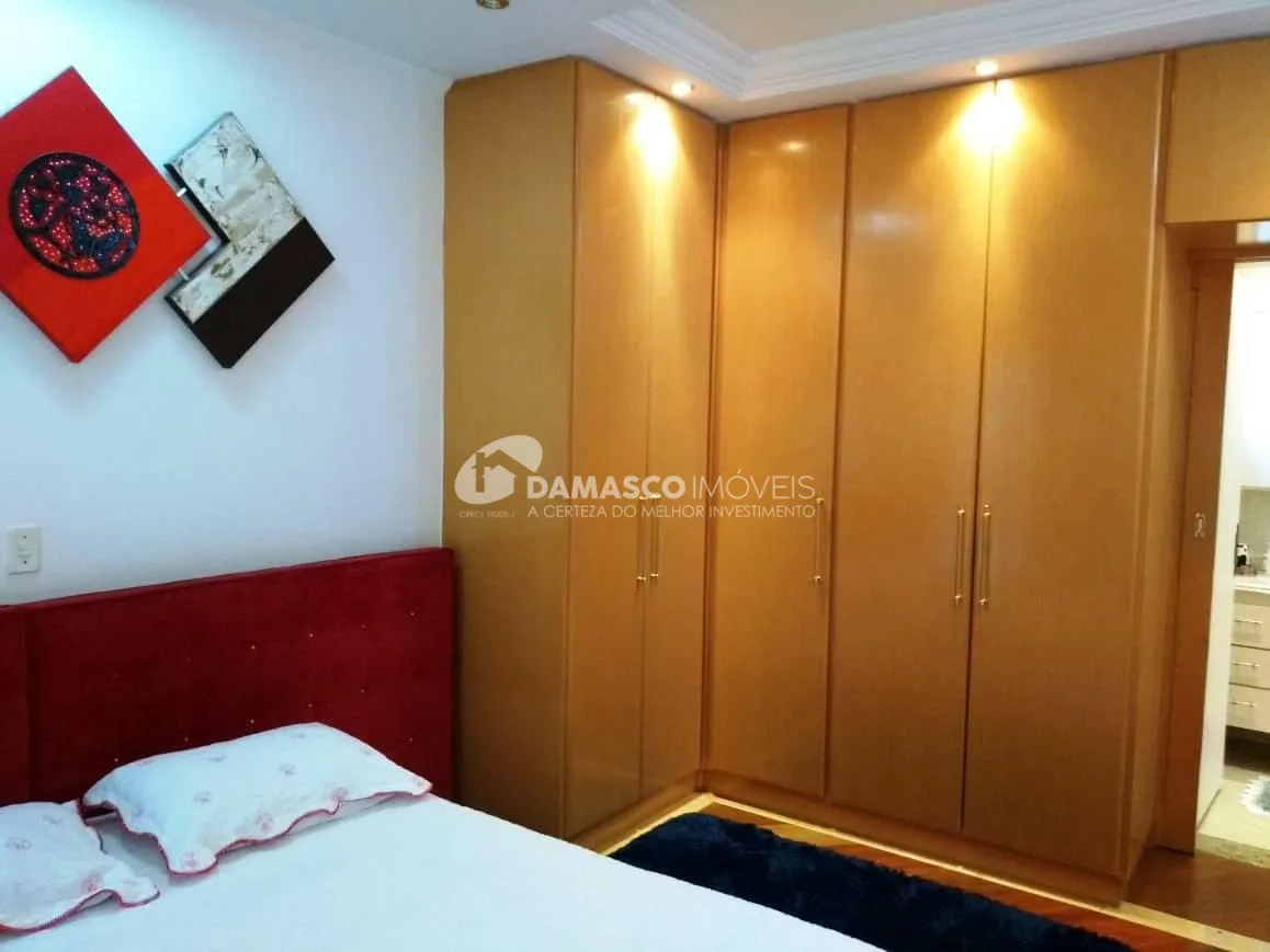 Sobrado à venda 3 Quartos, 1 Suite, 5 Vagas, 240M², Jardim, Santo André - SP