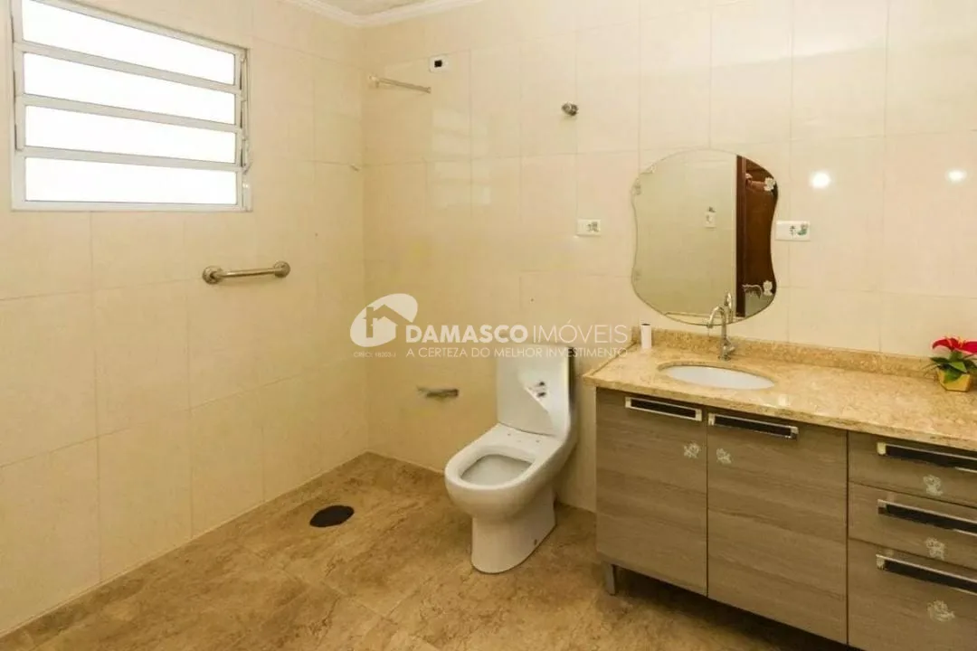 Casa à venda 3 Quartos, 2 Vagas, Jardim Ana Rosa, São Paulo - SP