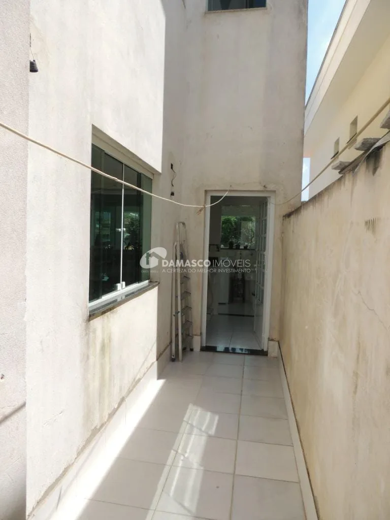 Sobrado à venda 3 Quartos, 3 Suites, 8 Vagas, 268M², Vila Alpina, São Paulo - SP