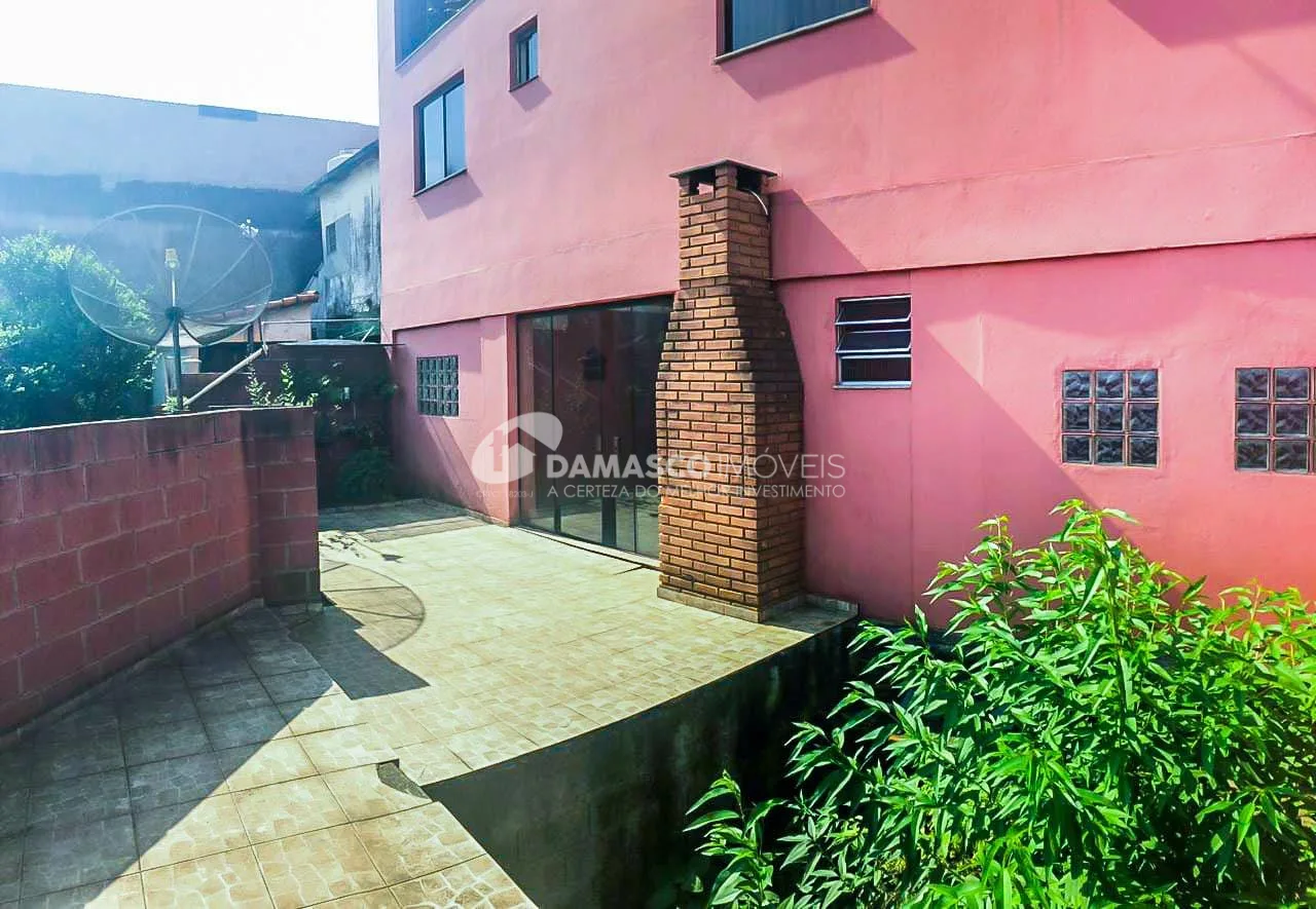 Sobrado à venda 5 Quartos, 2 Suites, 6 Vagas, Vila Sacadura Cabral, Santo André - SP