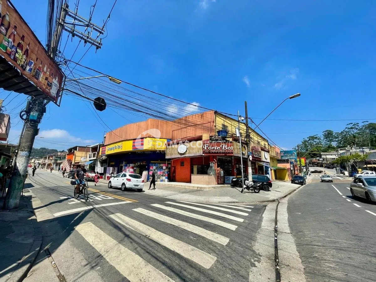 Prédio comercial no Jardim Santo André