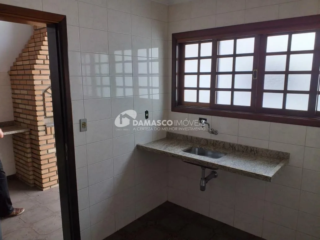 Sobrado à venda 3 Quartos, 1 Suite, 4 Vagas, 250M², Olímpico, São Caetano do Sul - SP